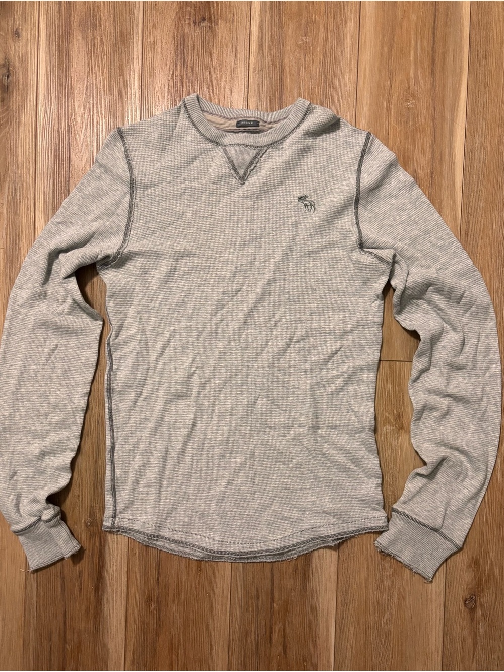 Abercrombie & Fitch Light Gray Long-Sleeve Thermal Crew